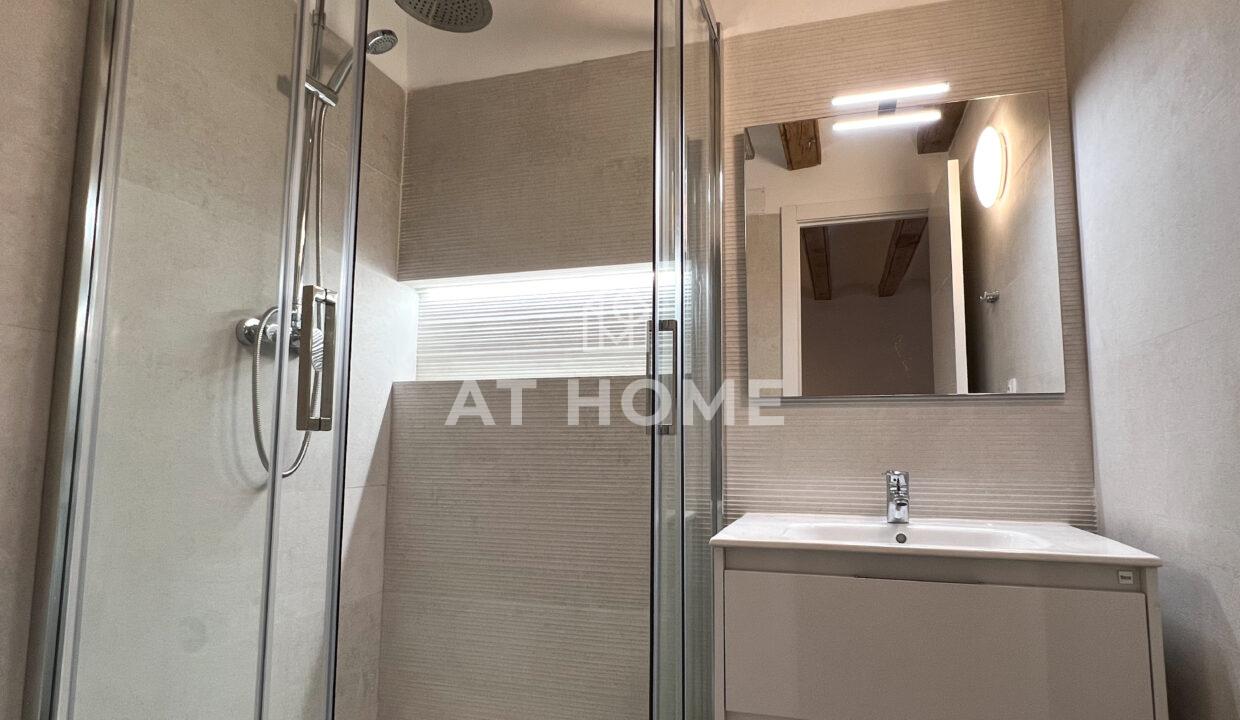 C56A102E-2AE8-41E3-9299-258EC7A70512