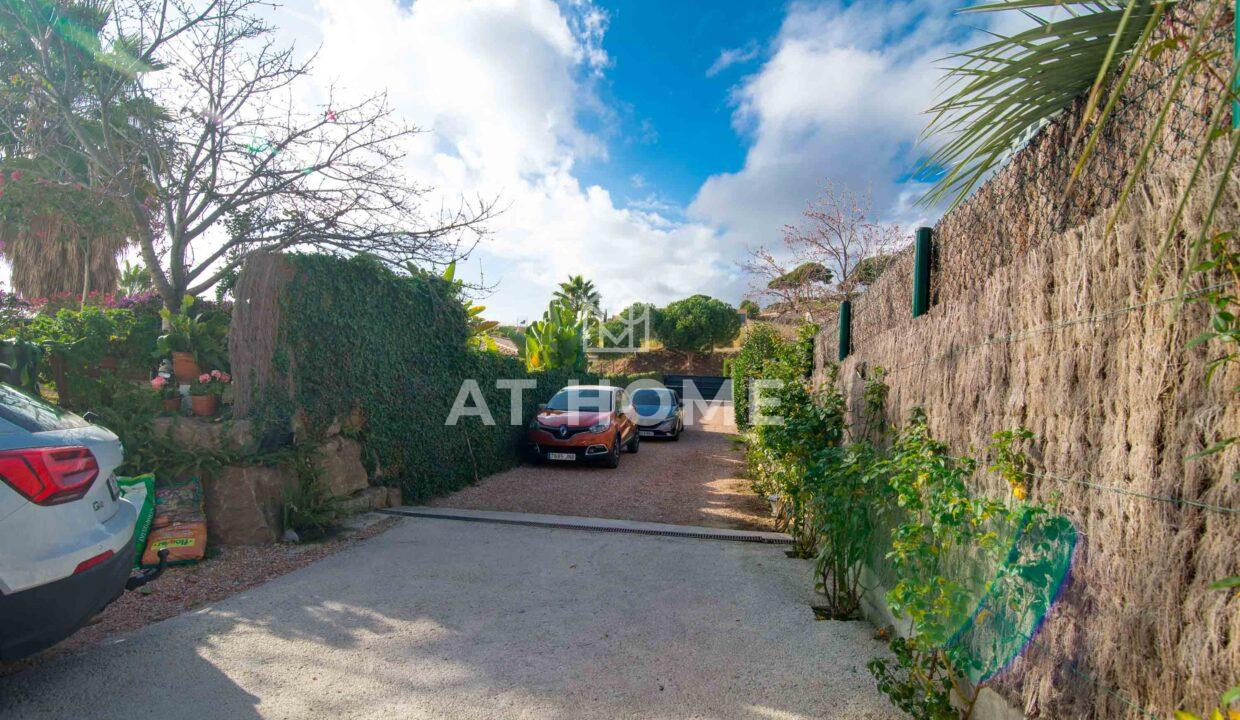 EXTERIOR ENTRADA VEHÍCLES