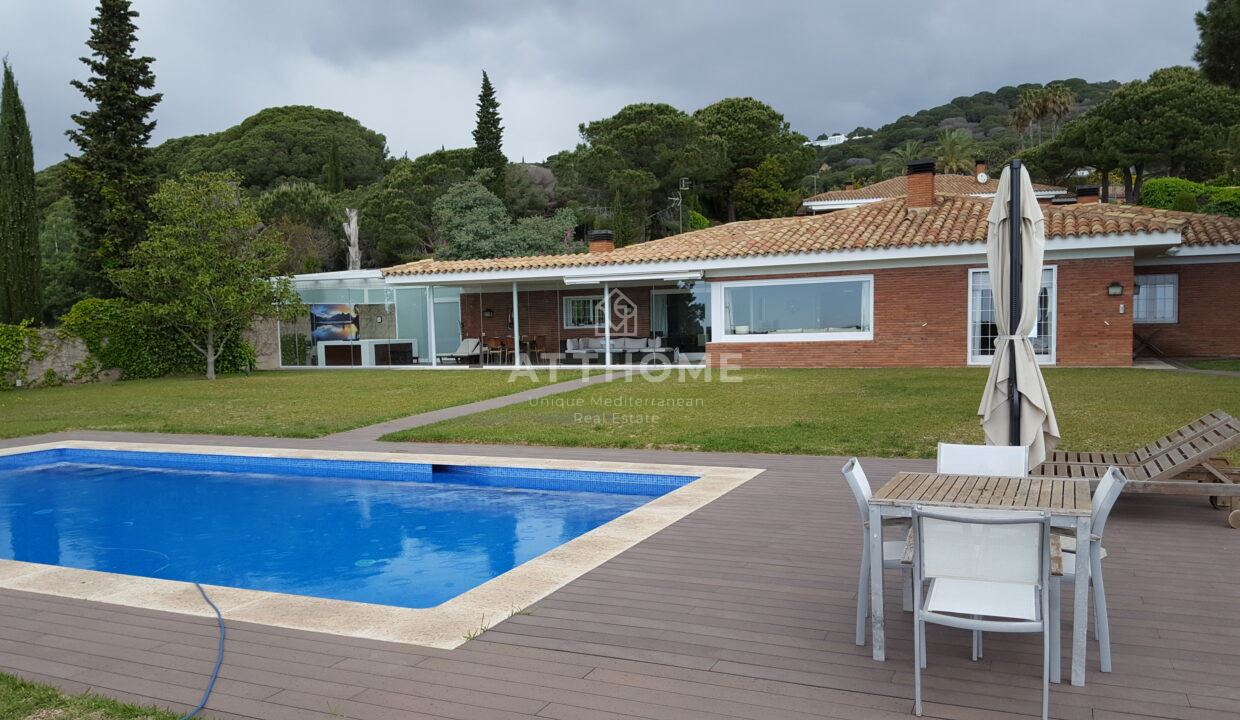 14b2 4d712 foto piscina jardin